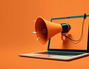 megafono-pantalla-portatil-fondo-naranja-ilustracion-digital-ia