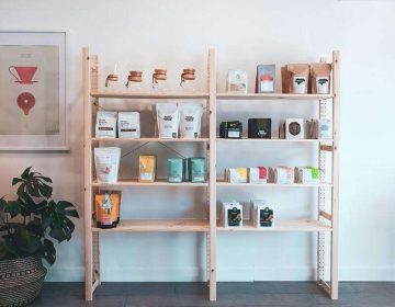 productos-en-estanteria-de-tienda